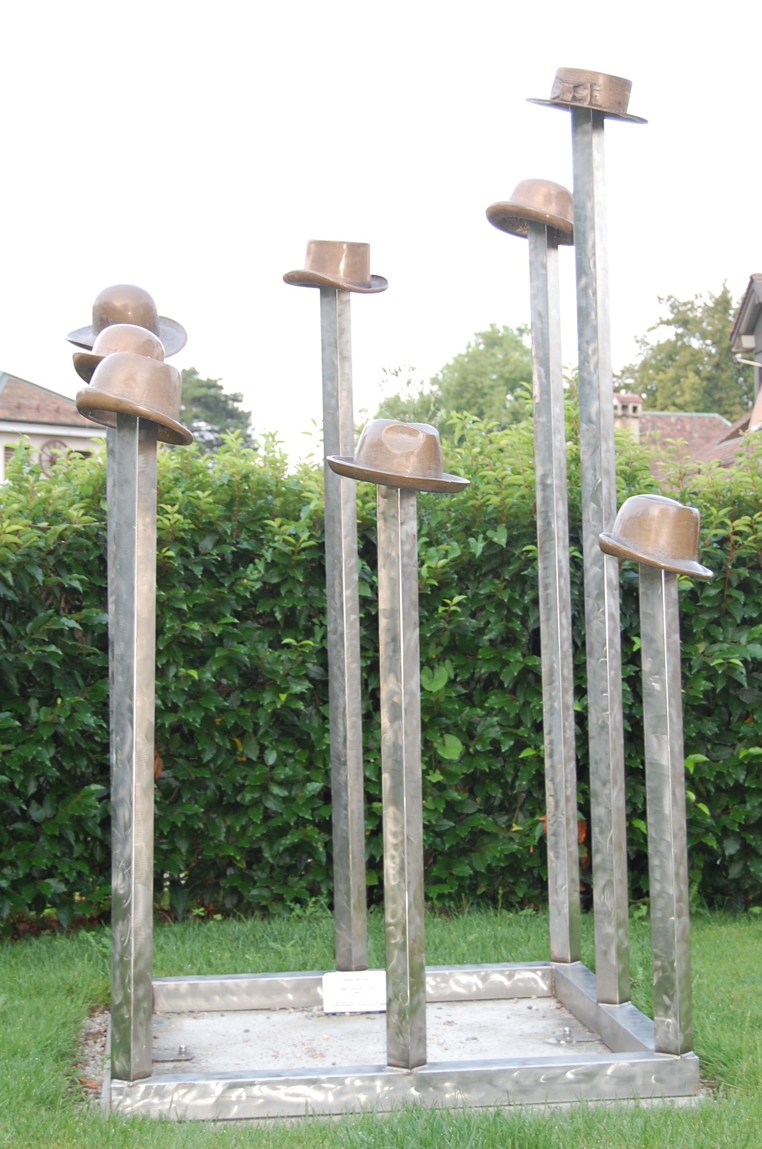 Bucher, André : L'Habit ne fait pas le moine (2000)